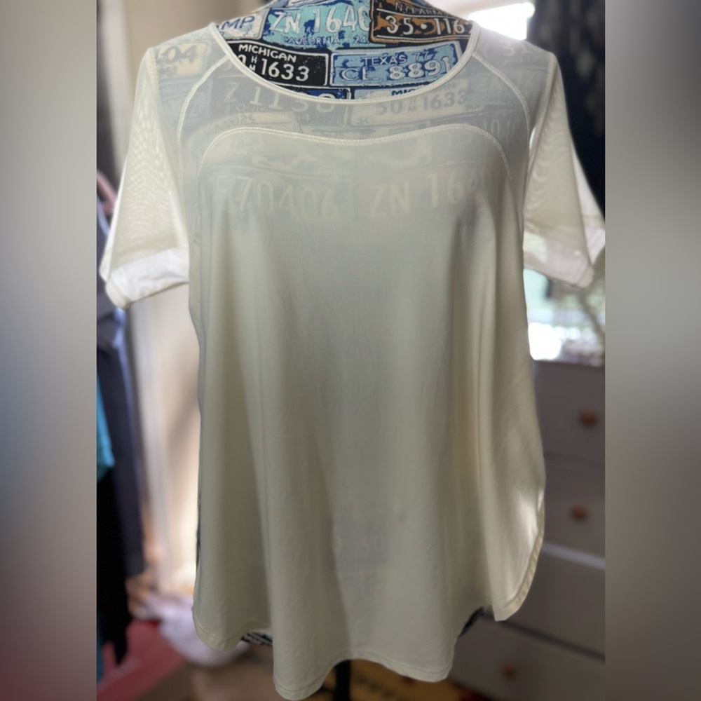 Lululemon Anew in cream Open-Back Athletic Top